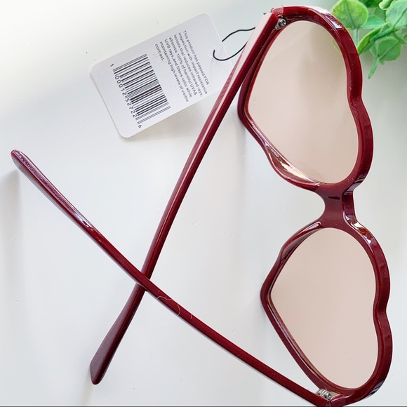 Red Heart Sunglasses - Picture 4 of 8